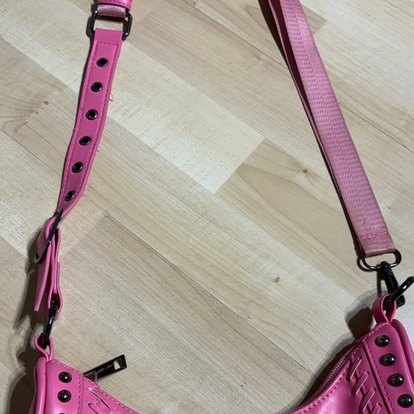 Chic Pink Shoulder Bag with Stud Accents - Picture 5 of 9